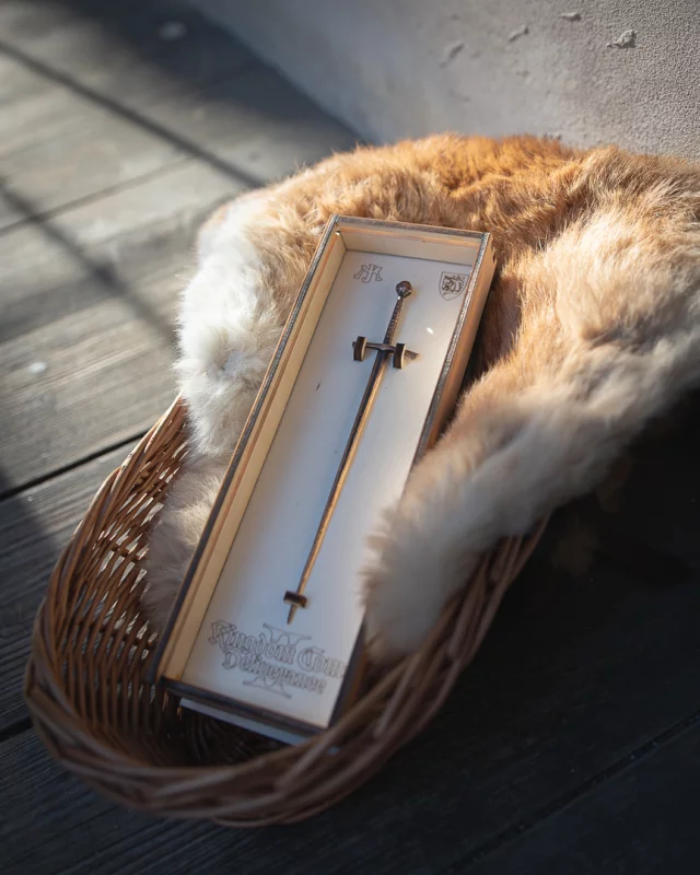 Mini replika Kingdom Come: Deliverance II - Meč Racka Kobyly (bronzový)