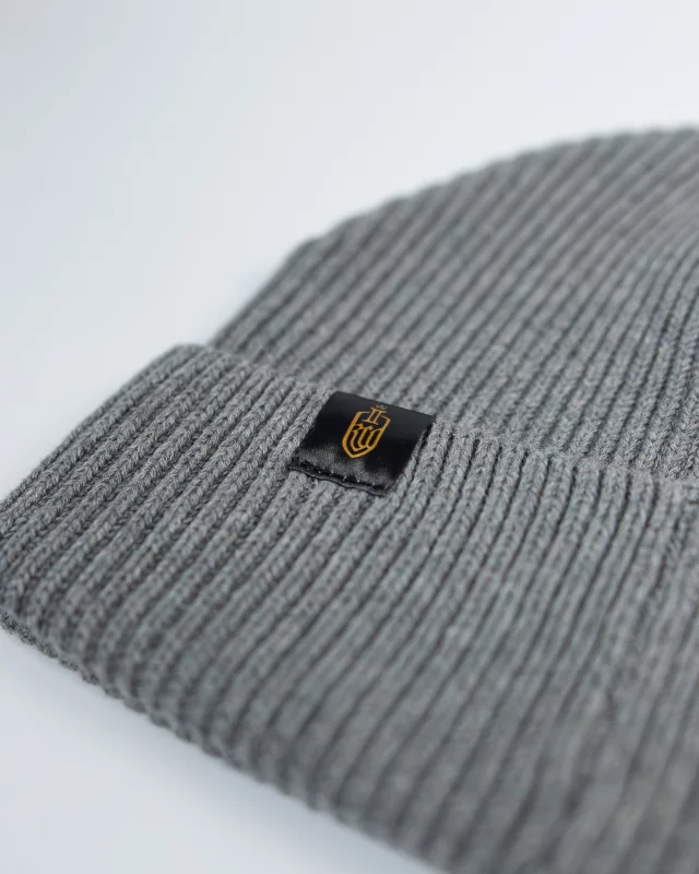 Čepice Kingdom Come: Deliverance II - Warhorse štít Audentes Fortuna Iuvat