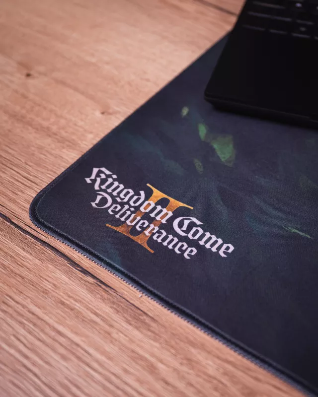 Mousepad Kingdom Come: Deliverance II - Keyart Henry and Mutt in the Forest (89 × 40 cm) - Xzone Originals