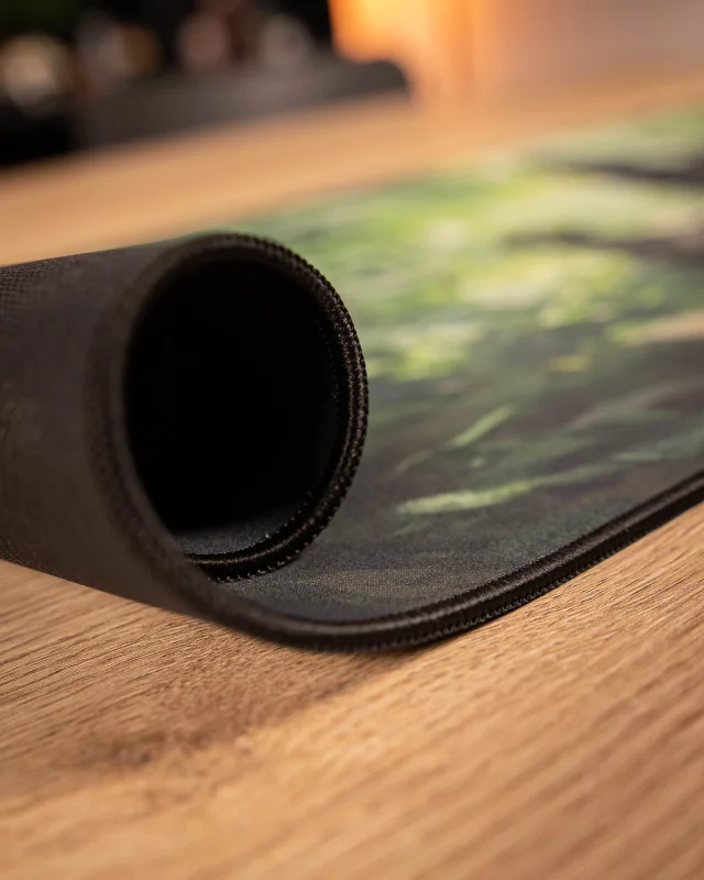 Podložka pod myš Kingdom Come: Deliverance II - Keyart Jindra a Vořech v lese