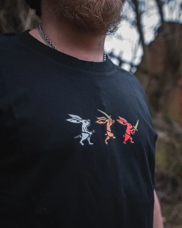 Tričko Kingdom Come: Deliverance II - Akční trio zajíců