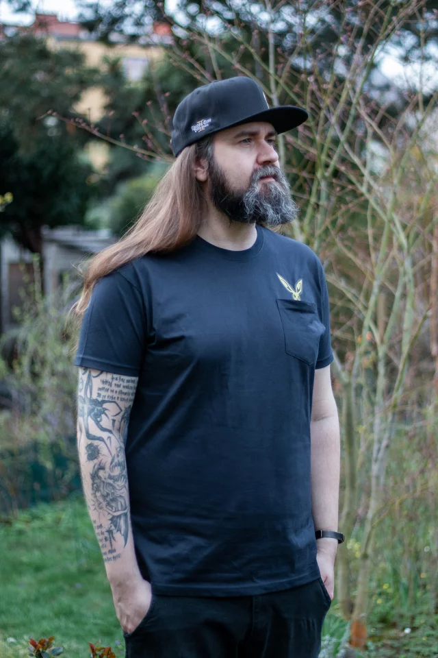 Tričko Kingdom Come: Deliverance II - Zajíc v kapse