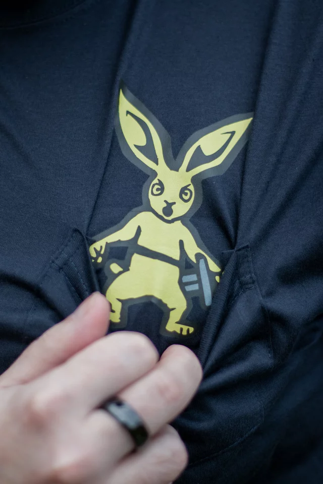 Tričko Kingdom Come: Deliverance II - Zajíc v kapse