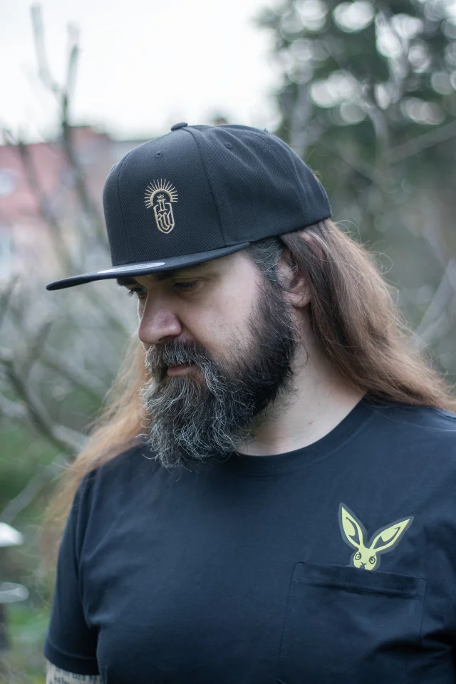 Tričko Kingdom Come: Deliverance II - Zajíc v kapse